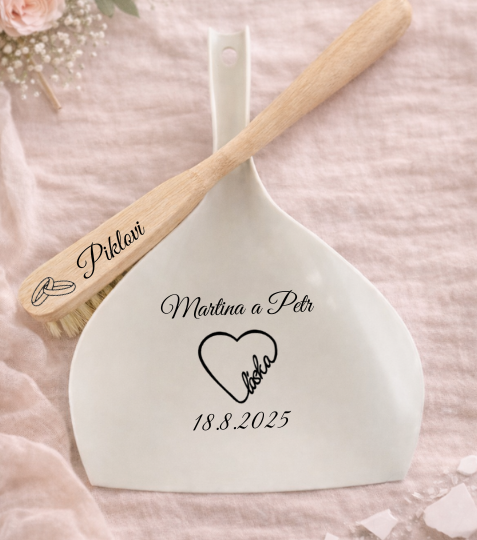 Personalizovaný smetáček a lopatka na svatbu s prstýnkama