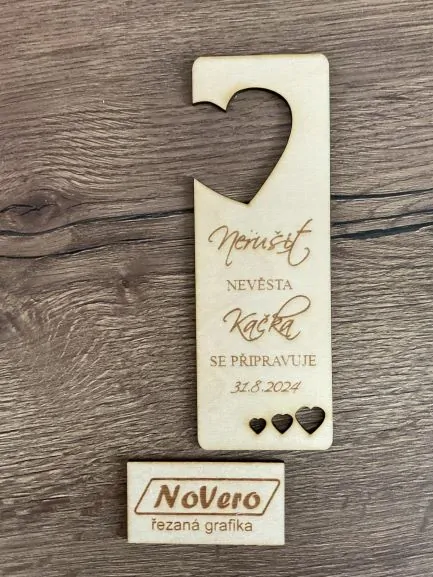 Svatební visačka na dveře se jménem a datem
