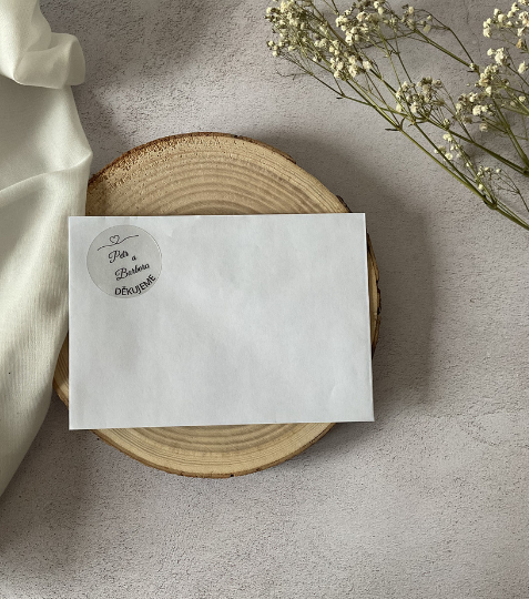 Svatební samolepky 4 cm – motiv Srdíčko s linkou