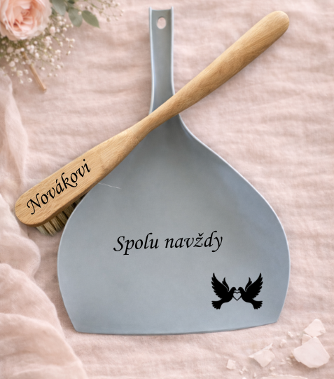 Personalizovaný smetáček a lopatka na svatbu holubičky (Příjmení)