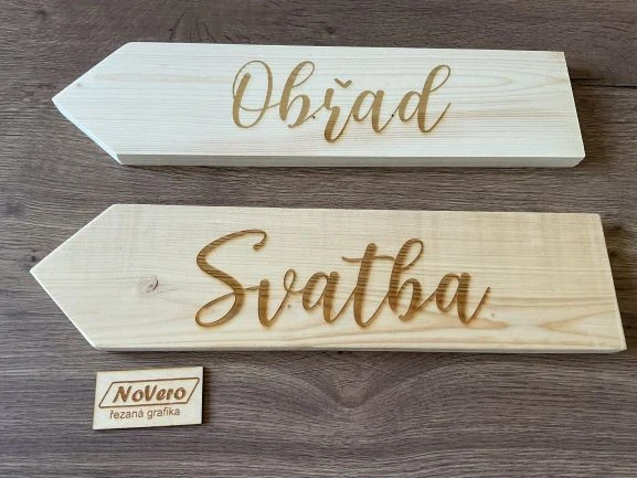 Směrovka-pravá gravírovaná